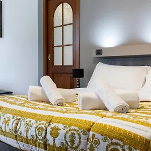 https://flamingo-house-milan.italymilanhotels.net